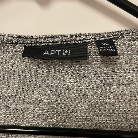 Top - Picture 2 of 3